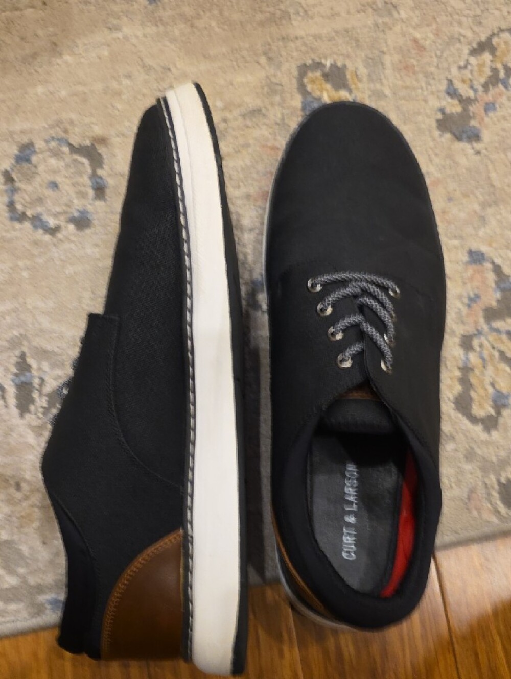 Men's Black Low-Profile Canvas Shoes - Picture 5 of 9